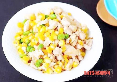 青豆鸡丁饭